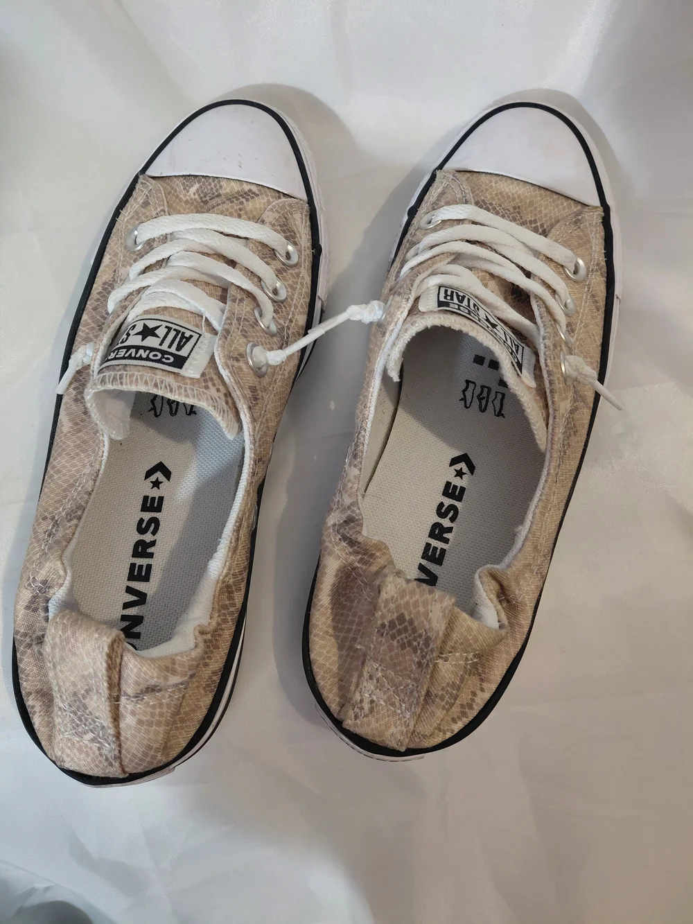 Converse Low Top Sneakers in Beige Snake Print and White